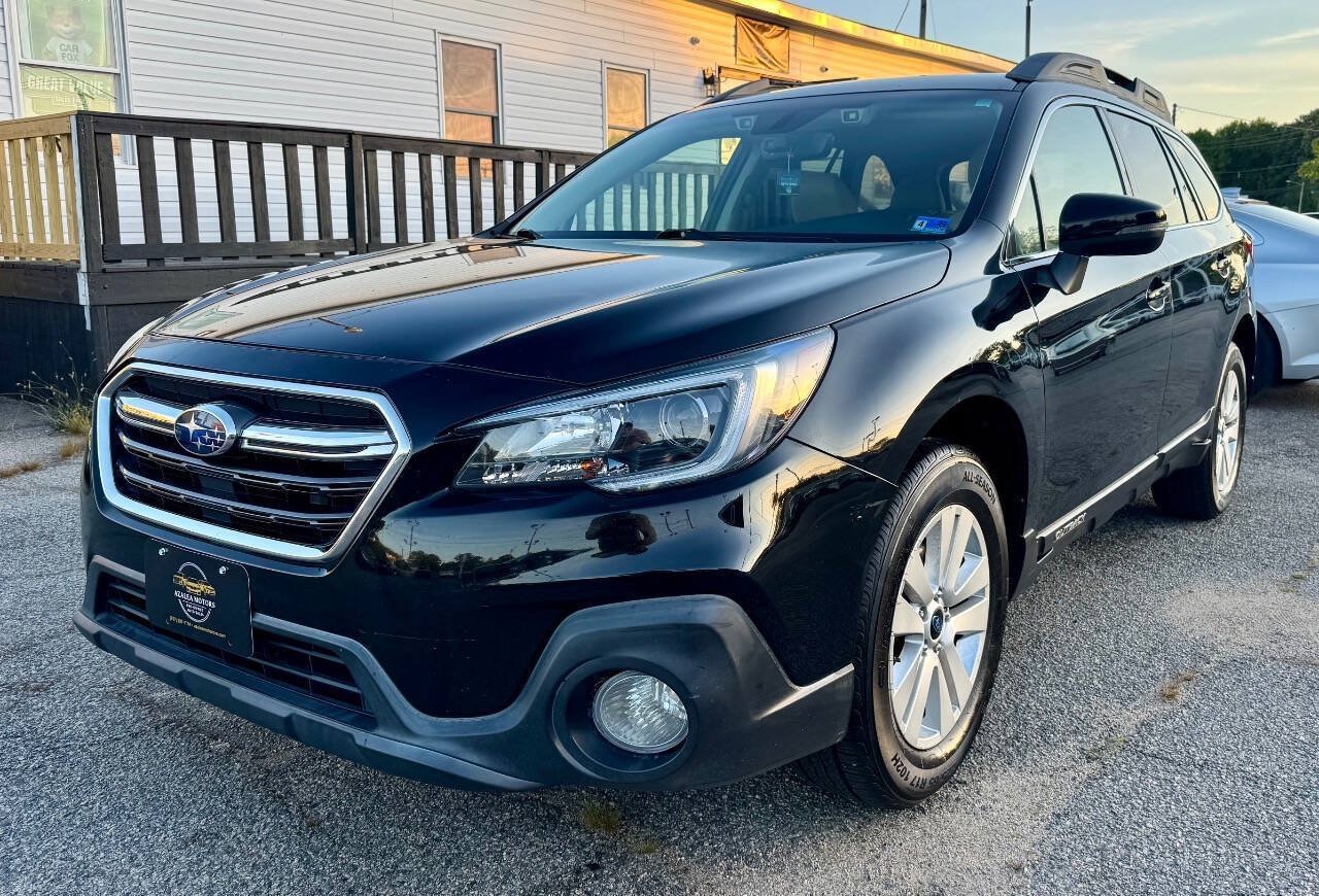 Used 2018 Subaru Outback 2.5i Premium AWD/4WD image 1