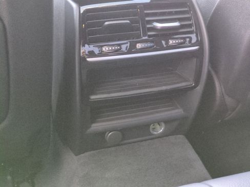 Used 2019 BMW 530e xDrive w/ M Sport Package image 26