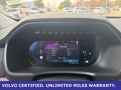 Certified 2025 Volvo XC90 B6 Plus image 23