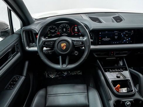 New 2026 Porsche Cayenne image 14