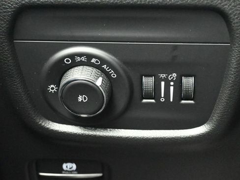 New 2025 Jeep Grand Cherokee Limited w/ Trailer Tow Package image 21