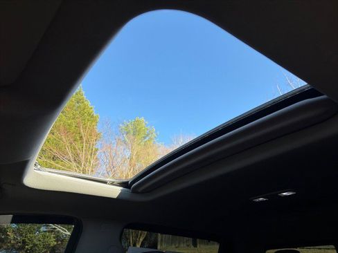 Used 2021 Chevrolet Silverado 1500 LTZ w/ LTZ Premium Package image 30