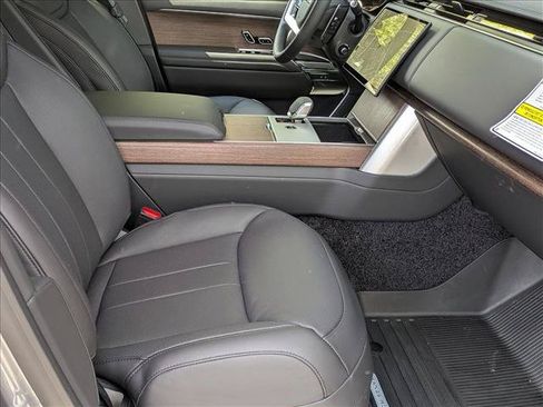 New 2026 Land Rover Range Rover Long Wheelbase SE AWD/4WD image 18