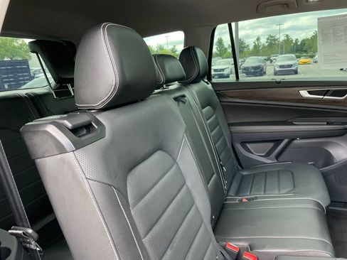 Used 2024 Volkswagen Atlas SEL AWD/4WD image 37