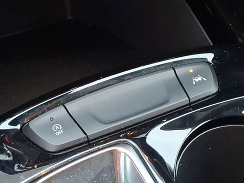 Used 2024 Chevrolet Trax LT w/ Driver Confidence Package image 26