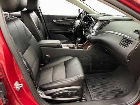 Used 2014 Chevrolet Impala LT w/ Convenience Package image 33