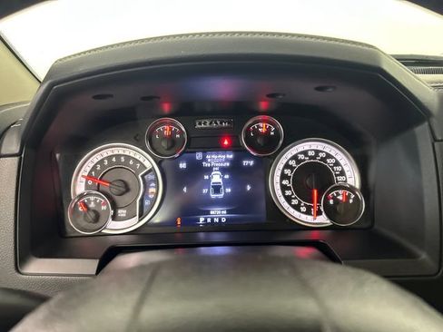 Used 2017 RAM 1500 Laramie w/ Convenience Group AWD/4WD image 16