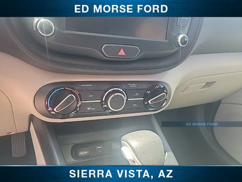 Used 2025 Kia Soul LX FWD image 26
