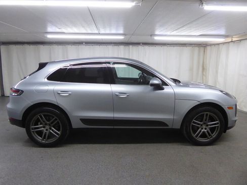 Used 2021 Porsche Macan S AWD/4WD image 8
