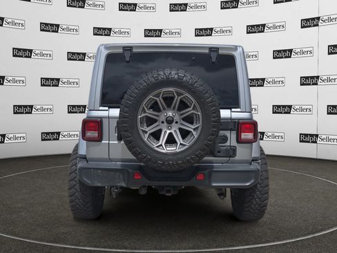 Used 2021 Jeep Wrangler Unlimited Sahara AWD/4WD image 5