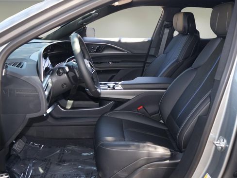 New 2025 Cadillac Lyriq Luxury image 12