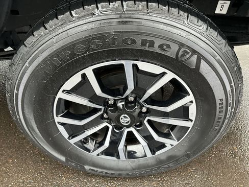 Used 2023 Toyota Tacoma TRD Sport w/ TRD Premium Sport Package image 4