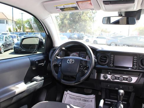 Used 2020 Toyota Tacoma SR AWD/4WD image 27
