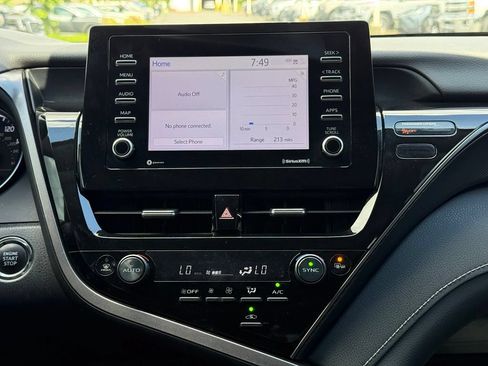 Used 2023 Toyota Camry SE w/ Cold Weather Package FWD image 26