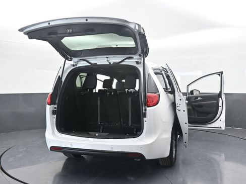 New 2026 Chrysler Voyager LX image 68