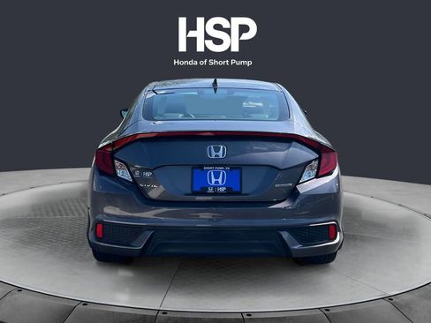 Used 2018 Honda Civic Touring image 4
