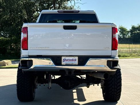 Used 2024 Chevrolet Silverado 2500 LTZ AWD/4WD image 7