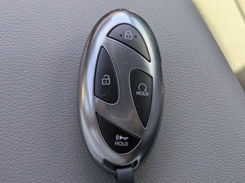 Used 2025 Hyundai Elantra SEL image 27