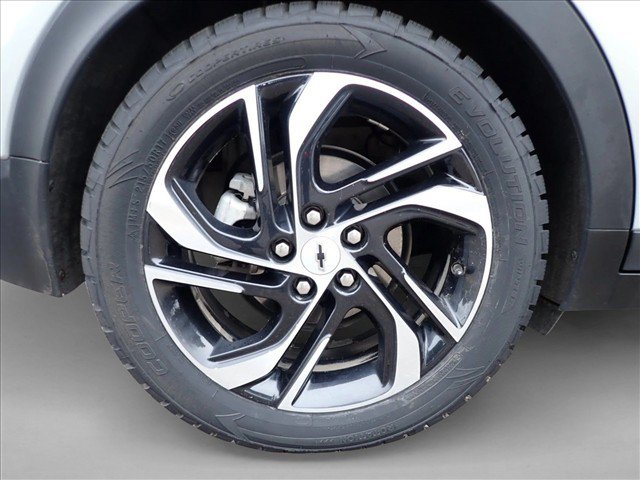 Used 2023 Chevrolet Bolt LT w/ Infotainment Package FWD image 7