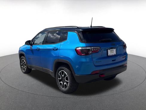 Used 2025 Jeep Compass Trailhawk image 10