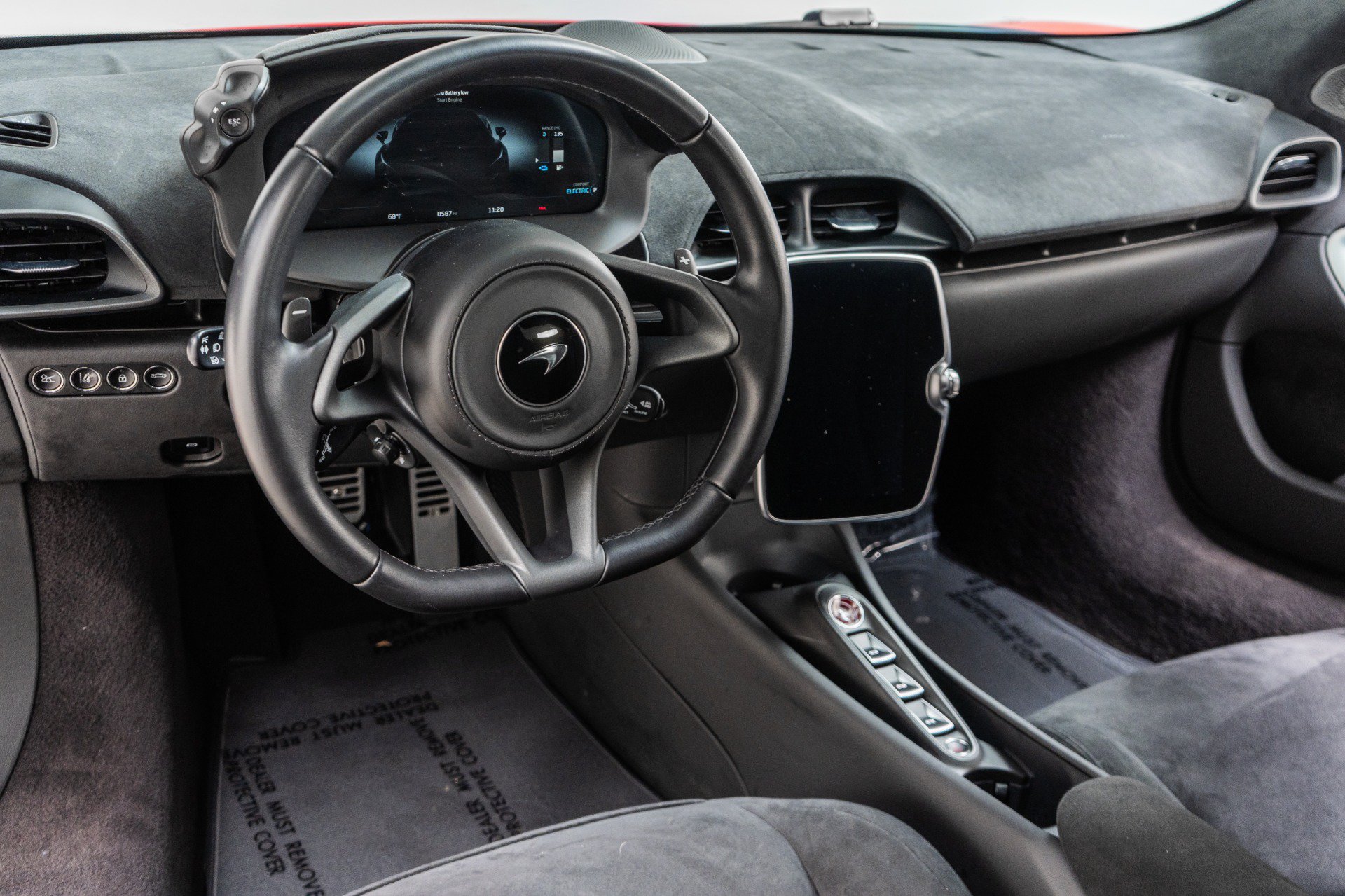 Used 2023 McLaren Artura RWD image 13