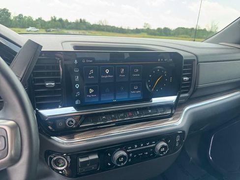 Used 2023 Chevrolet Silverado 1500 LT AWD/4WD image 21