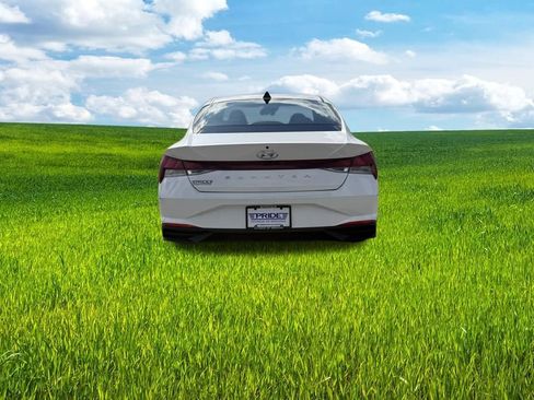 Used 2023 Hyundai Elantra SEL w/ Convenience Package image 6