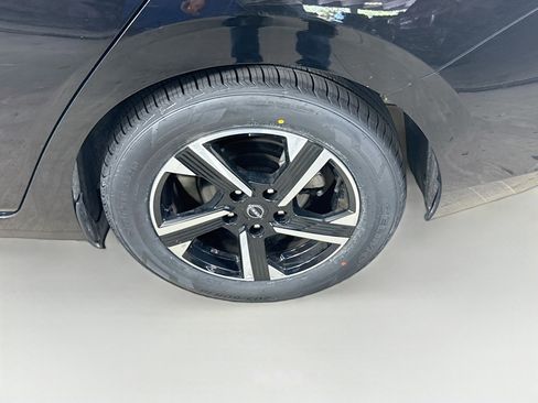 Used 2024 Nissan Sentra SV FWD image 35