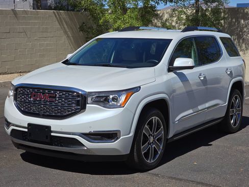 Used 2019 GMC Acadia Denali w/ Technology Package FWD image 6