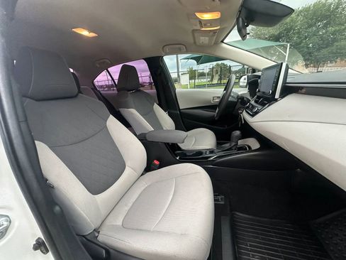 Used 2020 Toyota Corolla LE FWD image 26