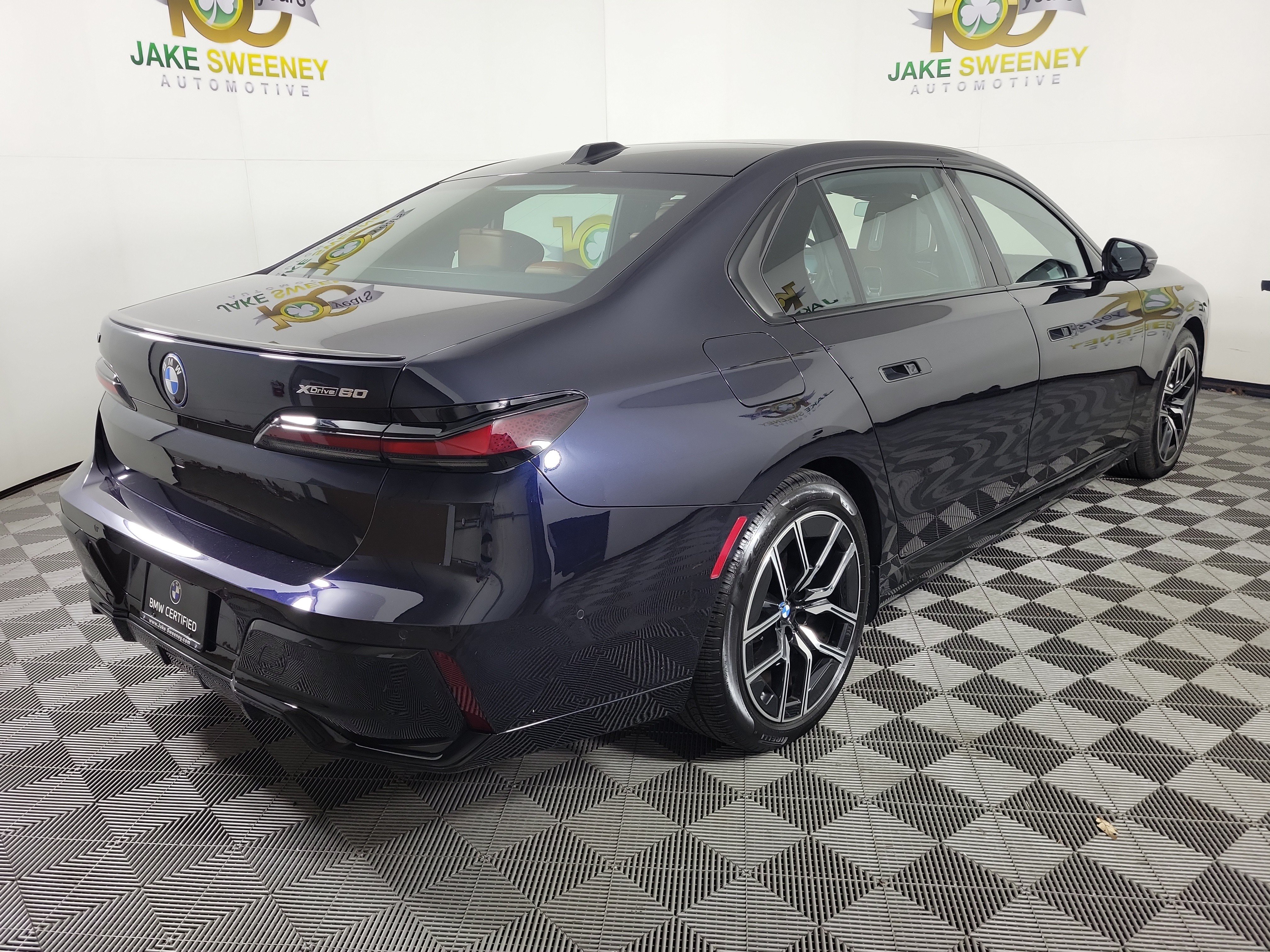 Certified 2024 BMW i7 xDrive60 w/ Executive Package AWD/4WD image 7