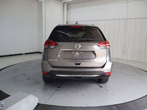 Used 2020 Nissan Rogue SV w/ Premium Package image 6