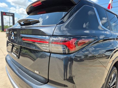 New 2025 Mitsubishi Outlander SE image 53