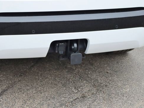 Used 2025 Land Rover Discovery Dynamic SE image 6