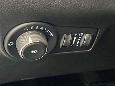 Used 2025 Jeep Compass Latitude image 19