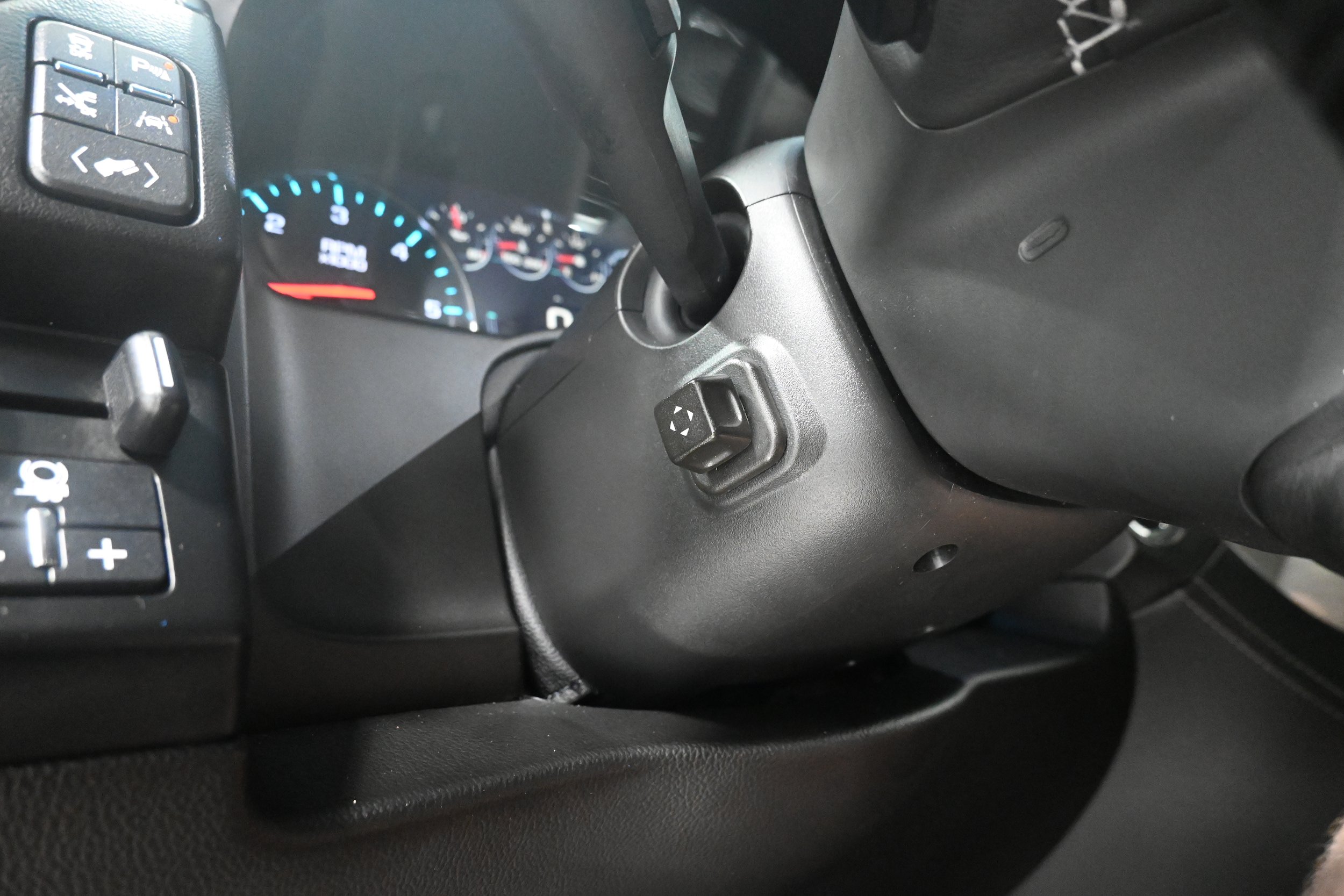 Used 2019 GMC Yukon Denali w/ Denali Ultimate Package AWD/4WD image 9