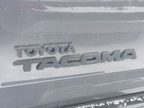 Used 2012 Toyota Tacoma PreRunner image 3