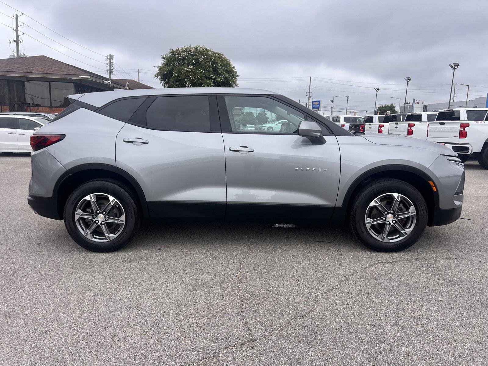 Used 2024 Chevrolet Blazer LT FWD image 35