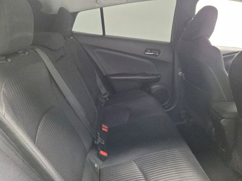 Used 2018 Toyota Prius Three image 19