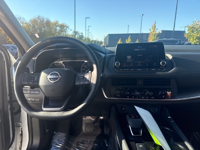 Certified 2026 Nissan Rogue SV AWD/4WD image 16