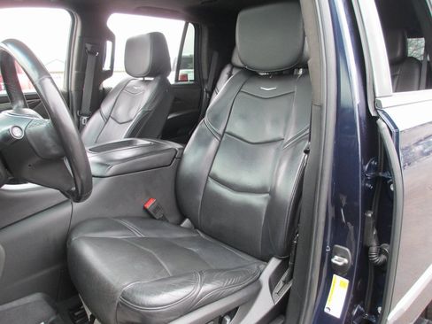 Used 2019 Cadillac Escalade Platinum image 20
