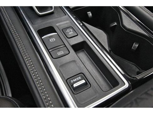 Certified 2024 Nissan Pathfinder Platinum image 23