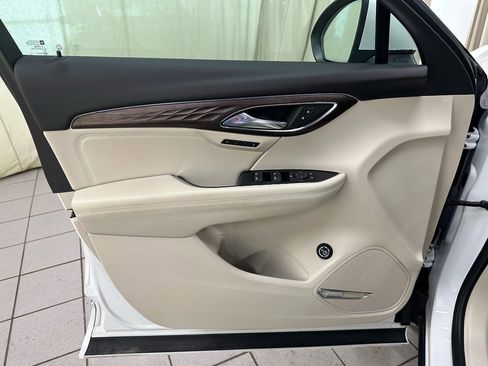Used 2023 Buick Envision Avenir image 33