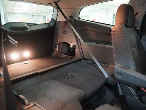 Used 2016 Chevrolet Traverse LT w/ Style and Technology Package FWD image 31