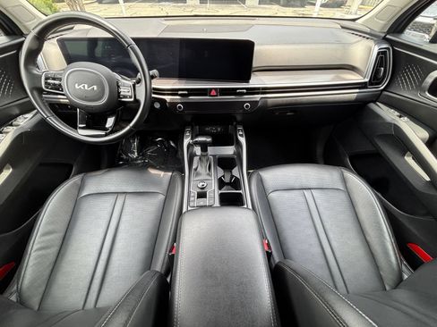 Used 2024 Kia Sorento S FWD image 36