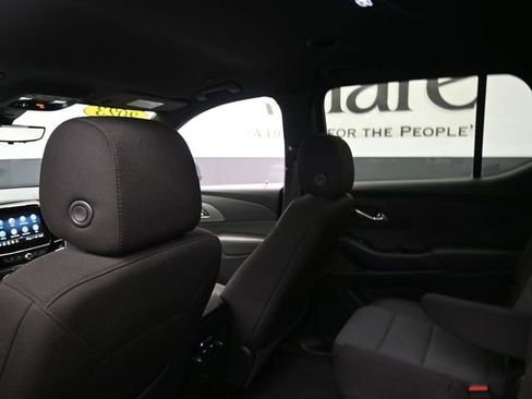 Used 2023 Chevrolet Traverse LT image 25