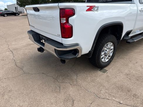 Used 2022 Chevrolet Silverado 2500 LT w/ Convenience Package AWD/4WD image 6