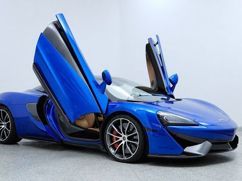 Used 2018 McLaren 570S Spider image 12