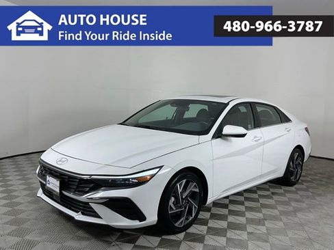 Used 2025 Hyundai Elantra SEL FWD image 1