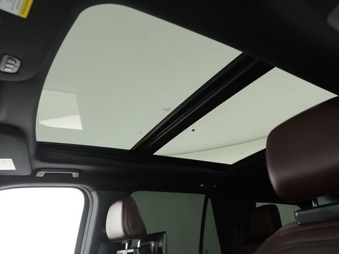 Used 2024 Ford Expedition Limited RWD image 23